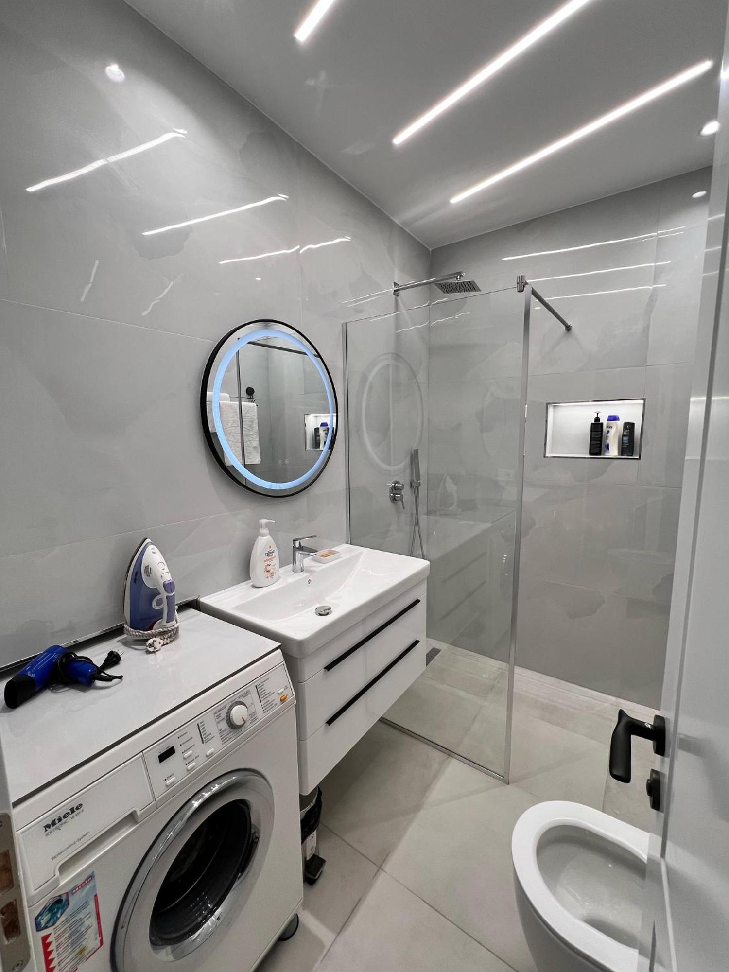 Spacious 2 Bedroom Apartment In Durres Beach Zewnętrze zdjęcie