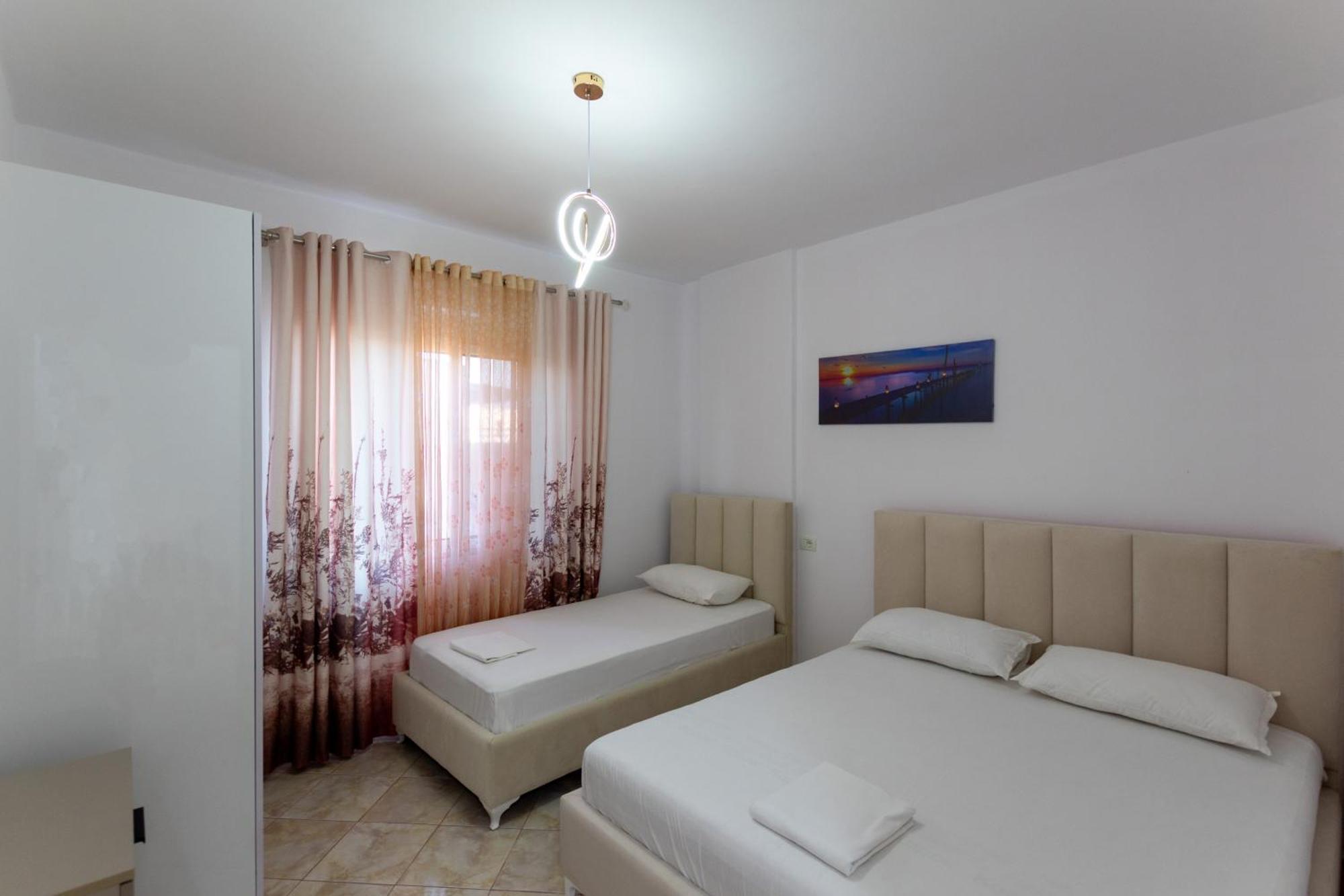 Spacious 2 Bedroom Apartment In Durres Beach Zewnętrze zdjęcie